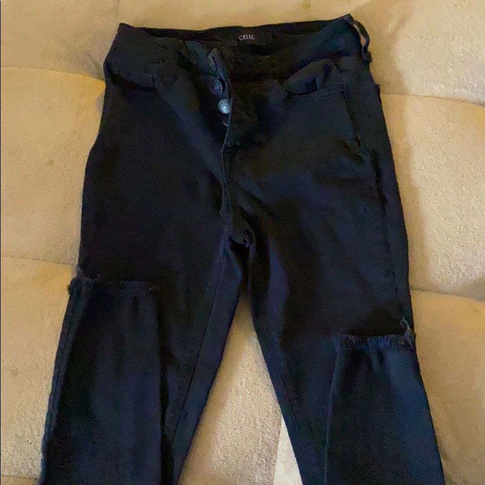 Black pants, very stretchy and durable